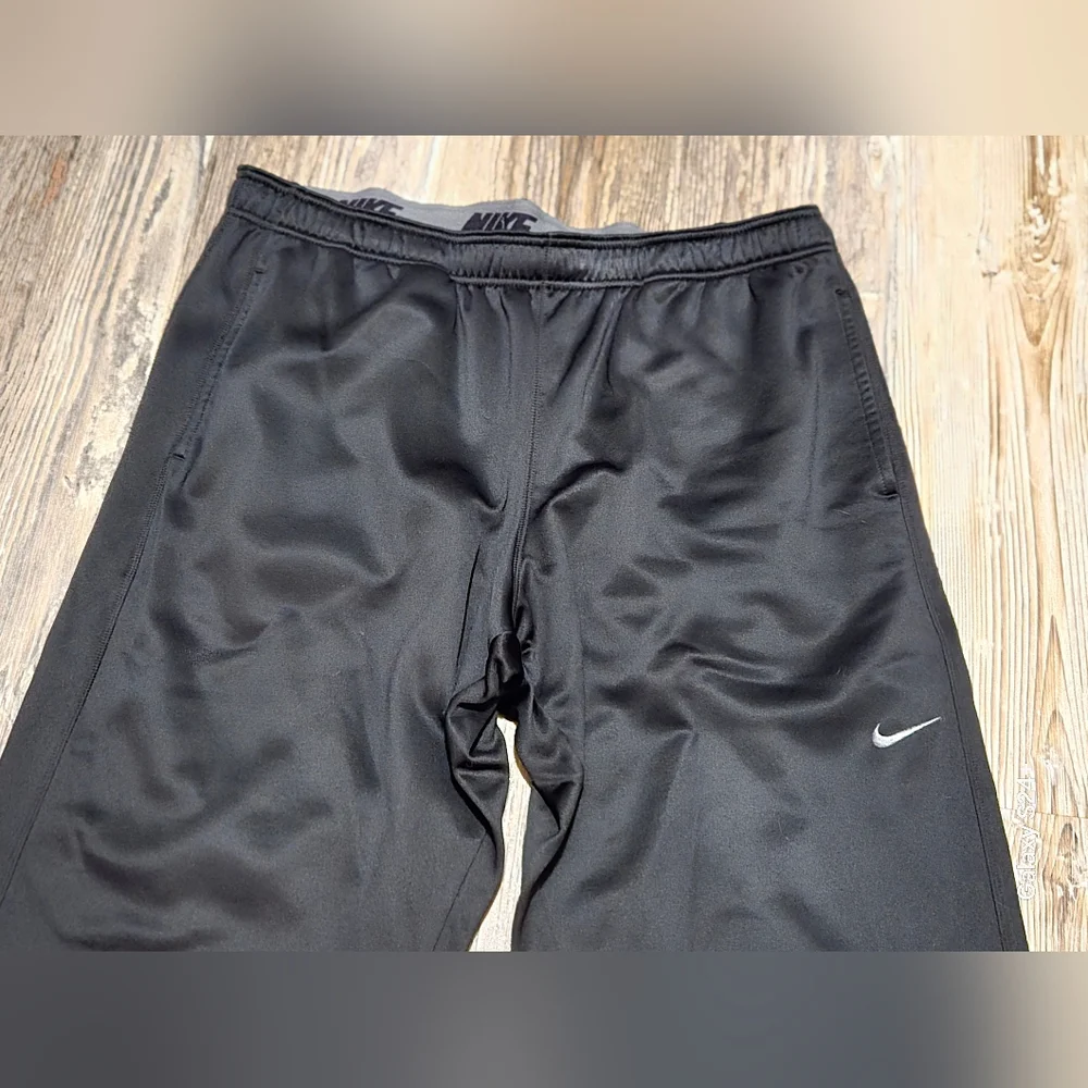 Nike Black Men’s Sweatpants Joggers - Picture 2 of 16